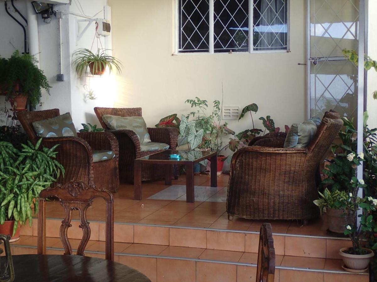 Le Cactus Guesthouse Тер-Руж Экстерьер фото